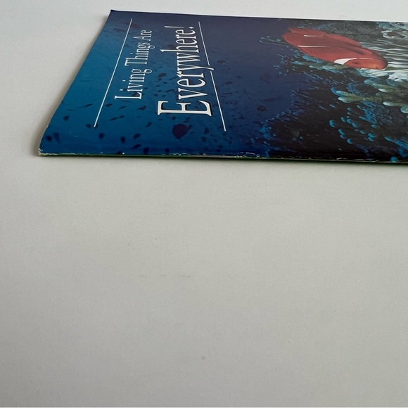 Living Things Are Everywhere! By Jayne Smith kids educational reading book - Picture 12 of 17